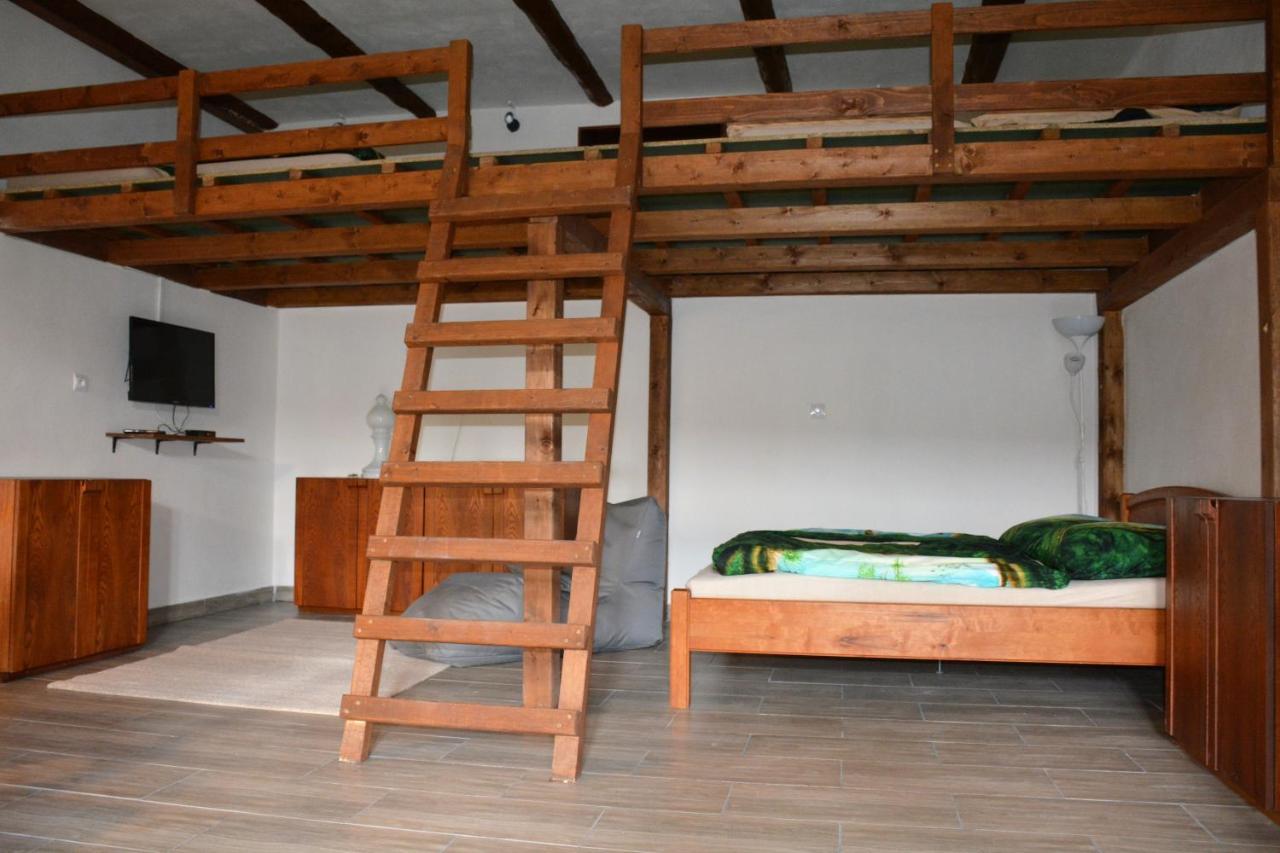 Ferienwohnung Na Konske Farme Malecov Exterior foto